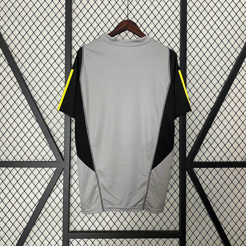 Uniforme de treino do Flamengo 24/25 cinza