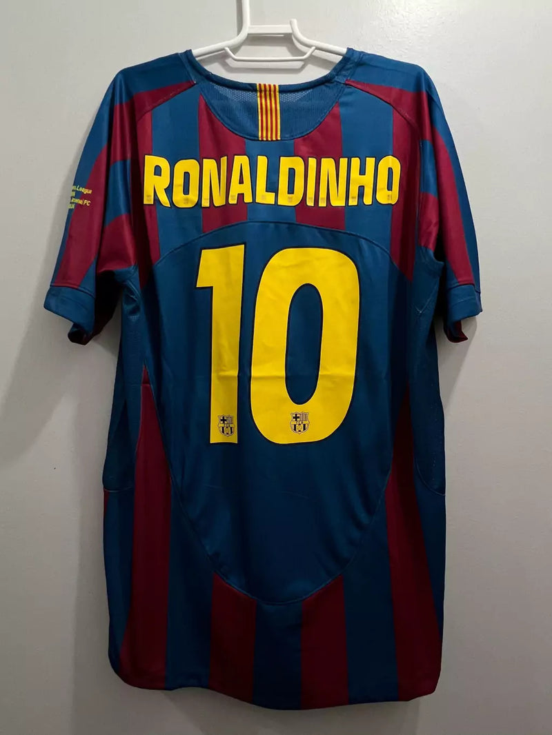 Camisa Barcelona Retro 2004 Ronaldinho 10
