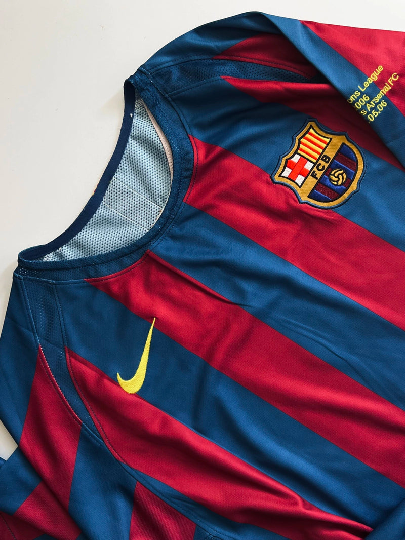 Camisa Barcelona Retro 2004 Ronaldinho 10