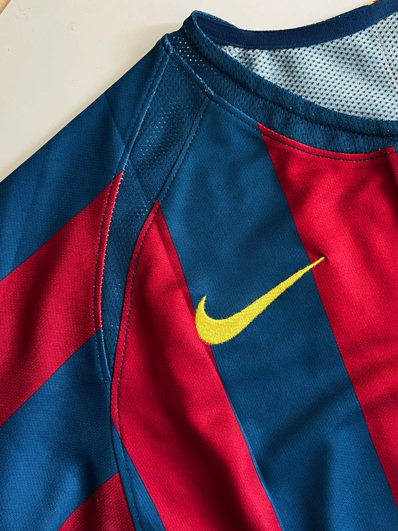 Camisa Barcelona Retro 2004 Ronaldinho 10