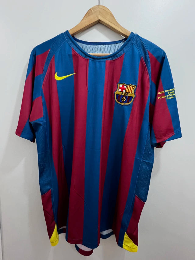 Camisa Barcelona Retro 2004 Ronaldinho 10